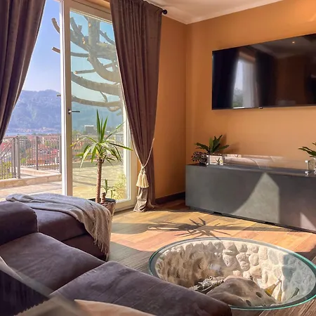 Lenis - Panoramic Pool Apartman *