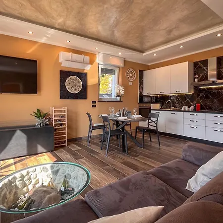 Apartman Lenis - Panoramic Pool