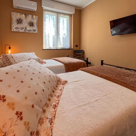 Lenis - Panoramic Pool Apartman
