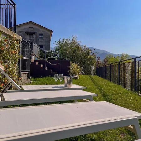 Lenis - Panoramic Pool Apartman