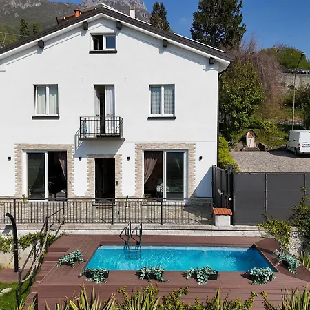 Lenis - Panoramic Pool Apartman