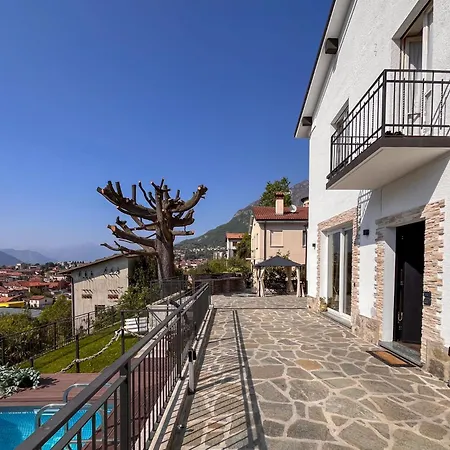 Lenis - Panoramic Pool Apartman